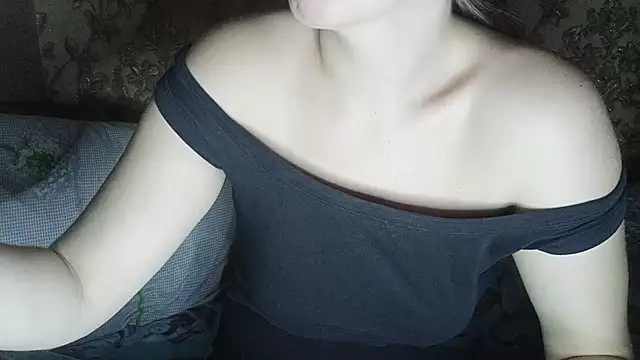 Snapshot of MarieFerguson chatting on December 2024 10:27:01 AM MarieFerguson online show from December 2024 10:27:01 AM