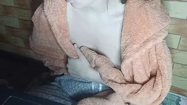 Snapshot of MarieFerguson chatting on December 2024 10:01:01 AM MarieFerguson online show from December 2024 10:01:01 AM