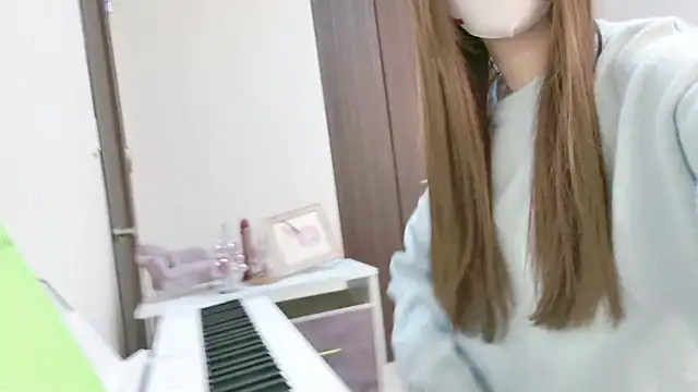 -SHINON- online show from December 2024 02:44:01 PM