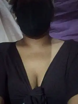 Snapshot of Tharukasenevirathne chatting on June 2026 05:38:02 PM Tharukasenevirathne online show from June 2026 05:38:02 PM