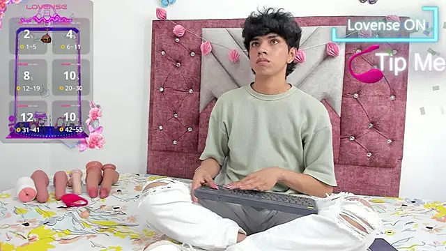 Santy carrington online show from March 2025 08:21:02 PM