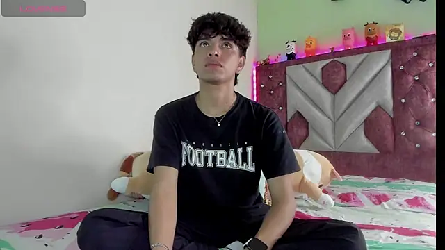 Snapshot of Santy_carrington chatting on November 2025 01:59:02 AM Santy carrington online show from November 2025 01:59:02 AM