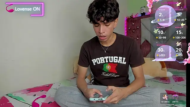 Snapshot of Santy_carrington chatting on November 2025 09:25:02 PM Santy carrington online show from November 2025 09:25:02 PM