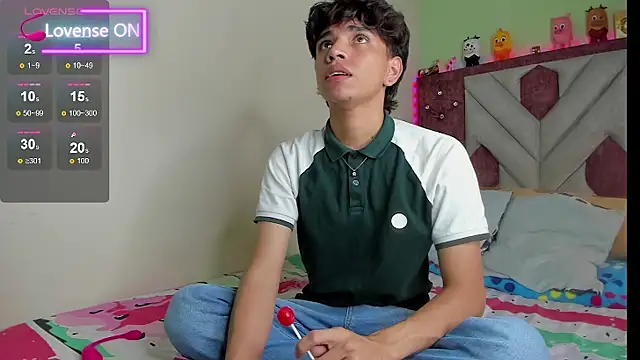 Snapshot of Santy_carrington chatting on November 2025 03:19:02 AM Santy carrington online show from November 2025 03:19:02 AM