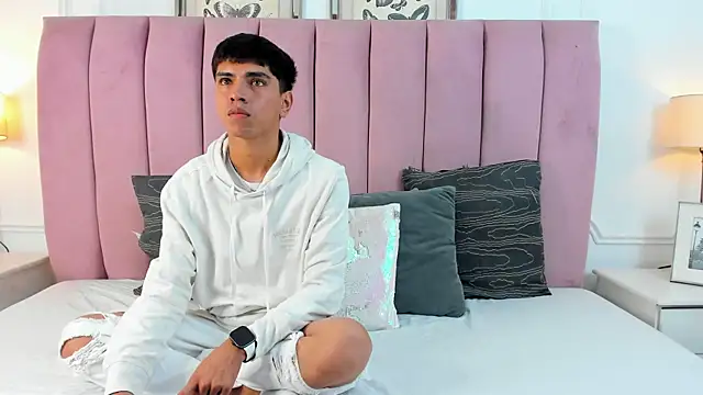 Santy carrington online show from March 2026 08:15:02 PM