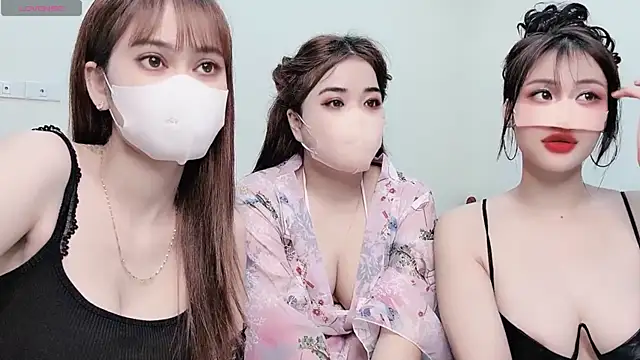 Snapshot of LyLy_Office chatting on January 2025 03:23:01 PM LyLy Office online show from January 2025 03:23:01 PM