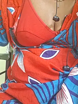 Snapshot of Tamil--Rani chatting on February 2026 03:29:01 PM Tamil--Rani online show from February 2026 03:29:01 PM