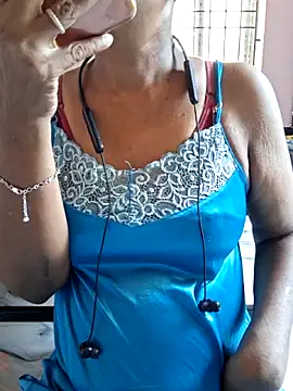 Snapshot of Tamil--Rani chatting on April 2026 10:22:02 AM Tamil--Rani online show from April 2026 10:22:02 AM