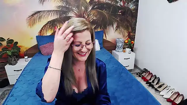 eviajoness online show from February 2025 04:42:02 AM