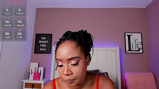 Britanymooree online show from December 2025 08:04:01 PM