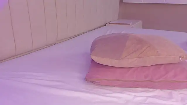 Littleolivia  online show from March 2025 07:42:02 PM