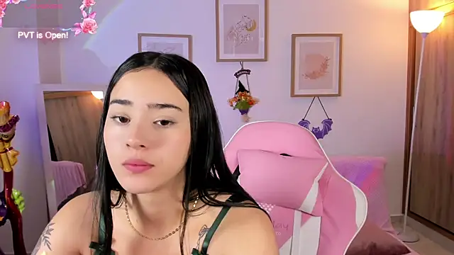 Veronica isaza   online show from October 2025 12:37:02 PM