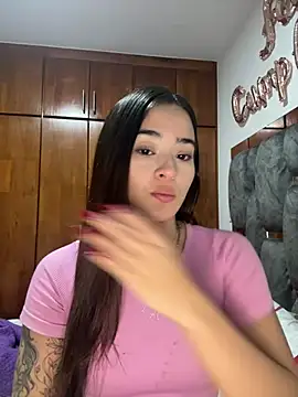 Snapshot of Veronica_isaza__ chatting on February 2026 04:17:02 AM Veronica isaza online show from February 2026 04:17:02 AM