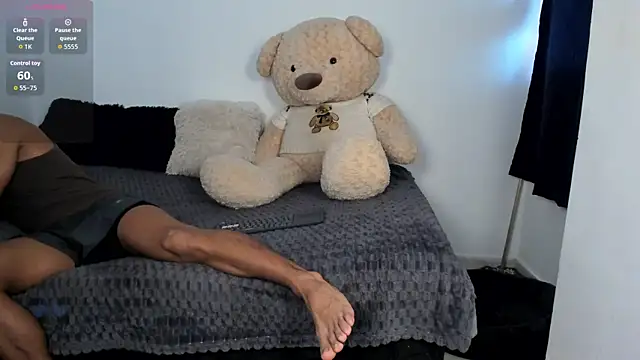 Snapshot of LittleParker chatting on June 2026 02:21:01 PM LittleParker online show from June 2026 02:21:01 PM
