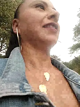 andreu mature online show from February 2026 09:22:01 PM