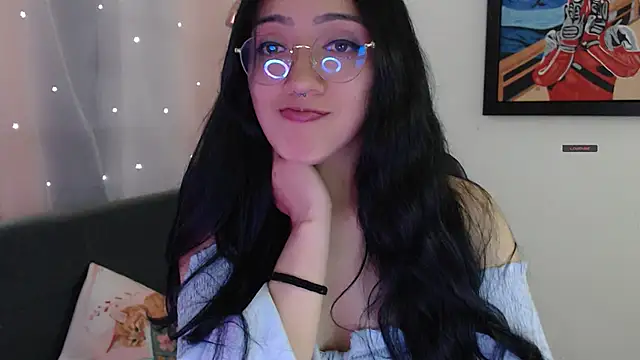 Snapshot of Suzanne_abbey chatting on February 2026 11:03:01 PM Suzanne abbey online show from February 2026 11:03:01 PM