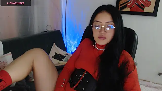 Snapshot of Suzanne_abbey chatting on July 2026 12:28:01 AM Suzanne abbey online show from July 2026 12:28:01 AM