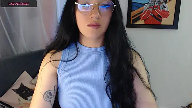 Snapshot of Suzanne_abbey chatting on July 2026 11:26:02 PM Suzanne abbey online show from July 2026 11:26:02 PM