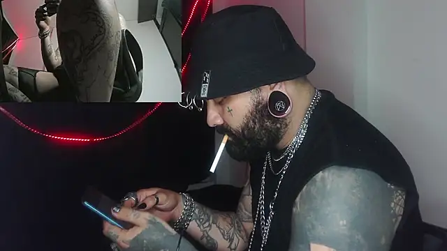 Snapshot of darkclothes chatting on December 2024 01:26:01 AM darkclothes online show from December 2024 01:26:01 AM