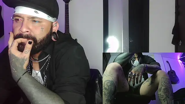 Snapshot of darkclothes chatting on December 2024 10:39:01 AM darkclothes online show from December 2024 10:39:01 AM