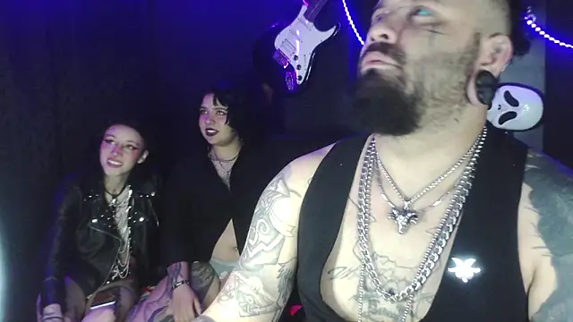 Snapshot of darkclothes chatting on October 2025 06:04:02 AM darkclothes online show from October 2025 06:04:02 AM