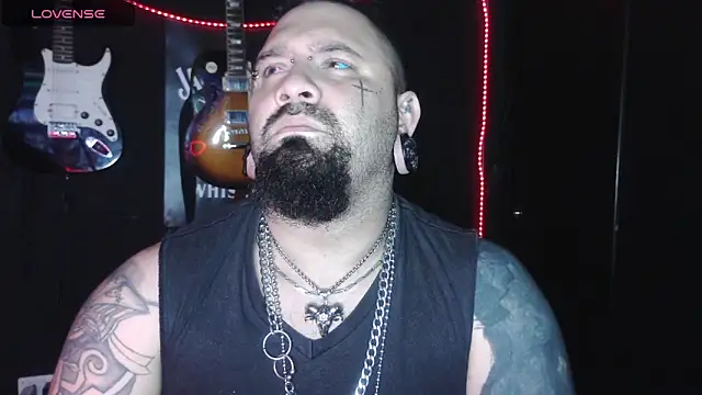 Snapshot of darkclothes chatting on December 2025 06:08:02 AM darkclothes online show from December 2025 06:08:02 AM