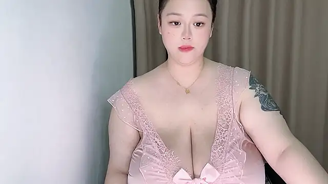 Snapshot of 520-vivo chatting on May 2026 05:18:02 PM 520-vivo online show from May 2026 05:18:02 PM