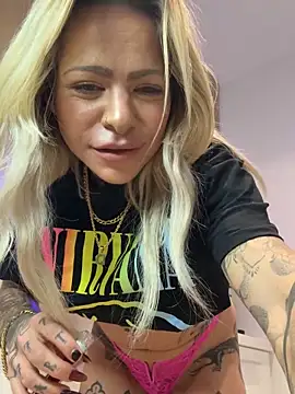 Divina X  online show from December 2025 05:40:02 PM