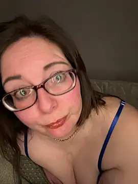 Snapshot of Ailsa_Bliss chatting on March 2025 09:08:02 PM Ailsa Bliss online show from March 2025 09:08:02 PM