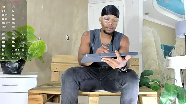 Snapshot of RicoBrown777_ chatting on July 2026 04:15:01 AM RicoBrown777 online show from July 2026 04:15:01 AM