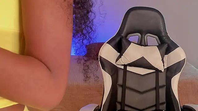 SavannahWildee online show from January 2025 02:13:01 PM