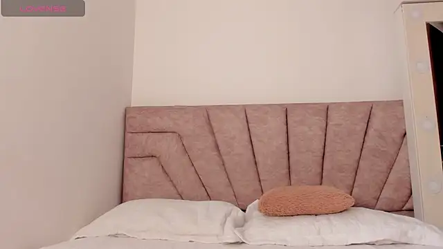 SavannahWildee online show from November 2025 01:06:02 PM