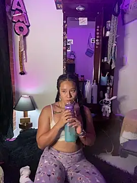 iam valery online show from September 2025 07:15:02 PM