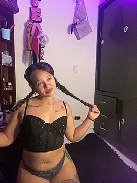 iam valery online show from October 2025 07:36:02 PM