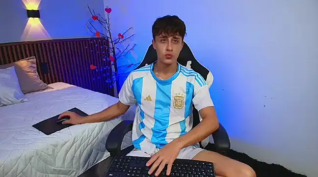 JoseloEvans online show from March 2025 08:43:01 PM