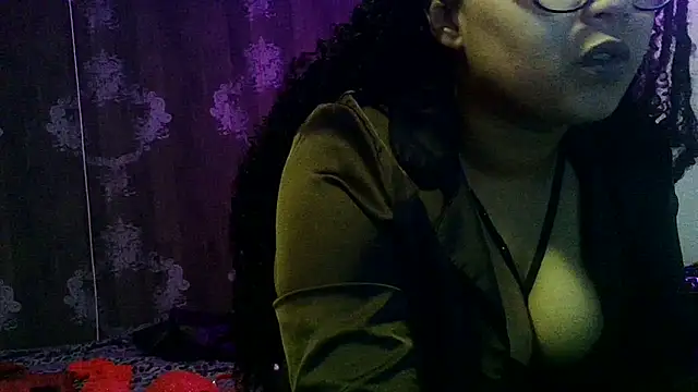 Snapshot of BaddieMelanie chatting on February 2026 06:12:02 PM BaddieMelanie online show from February 2026 06:12:02 PM