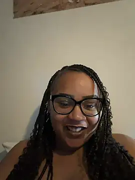 Snapshot of BaddieMelanie chatting on June 2026 04:17:02 PM BaddieMelanie online show from June 2026 04:17:02 PM