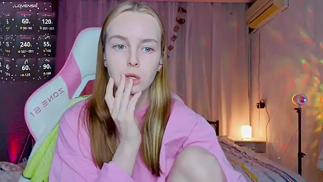 Snapshot of Wild__flowers chatting on April 2026 10:34:02 PM Wild flowers online show from April 2026 10:34:02 PM