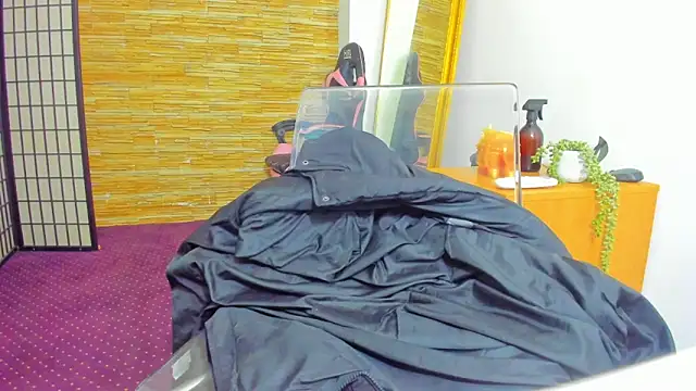 AishaRouhi online show from March 2026 05:19:01 AM