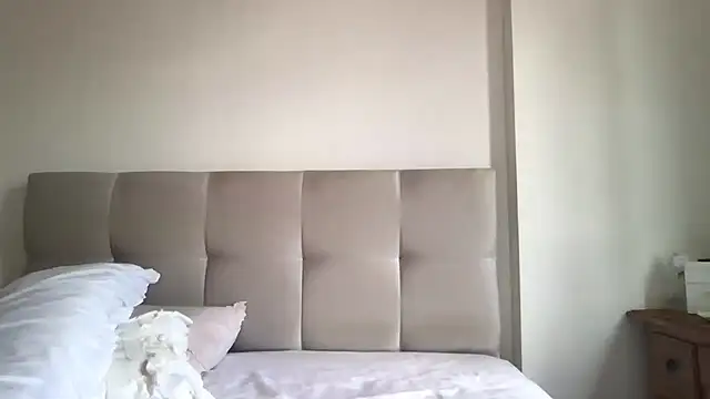 paolajonez online show from February 2025 01:44:01 PM