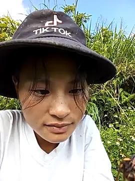 trieungoclnt online show from October 2025 08:34:02 AM