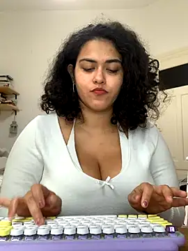 Curvydesifromgermany online show from September 2025 12:16:01 PM