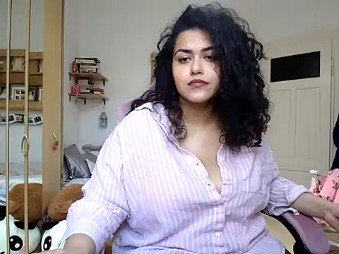 Curvydesifromgermany online show from February 2026 12:03:01 PM
