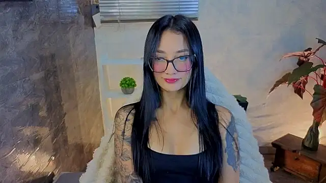 Snapshot of mariiana-diaz chatting on May 2026 03:28:02 PM mariiana-diaz online show from May 2026 03:28:02 PM