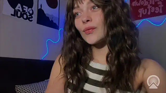 Emilia0 0 7 online show from February 2026 08:43:01 PM