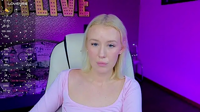 Snapshot of Selenatrend chatting on February 2026 12:09:02 PM Selenatrend online show from February 2026 12:09:02 PM