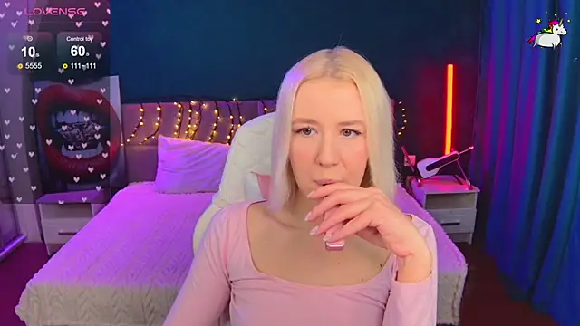 Snapshot of Selenatrend chatting on February 2026 07:51:01 AM Selenatrend online show from February 2026 07:51:01 AM