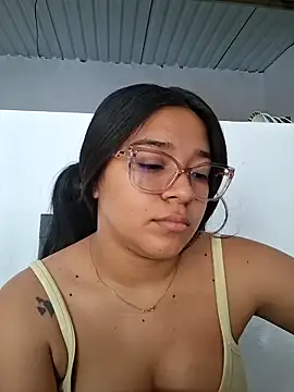 -VICKKY online show from March 2026 03:41:01 PM