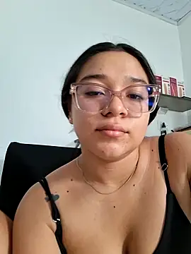 Snapshot of -VICKKY chatting on June 2026 07:25:01 PM -VICKKY online show from June 2026 07:25:01 PM