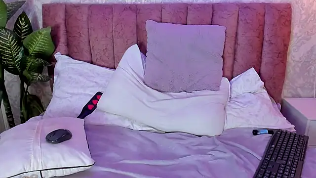 tiffany becker online show from January 2025 02:00:02 AM